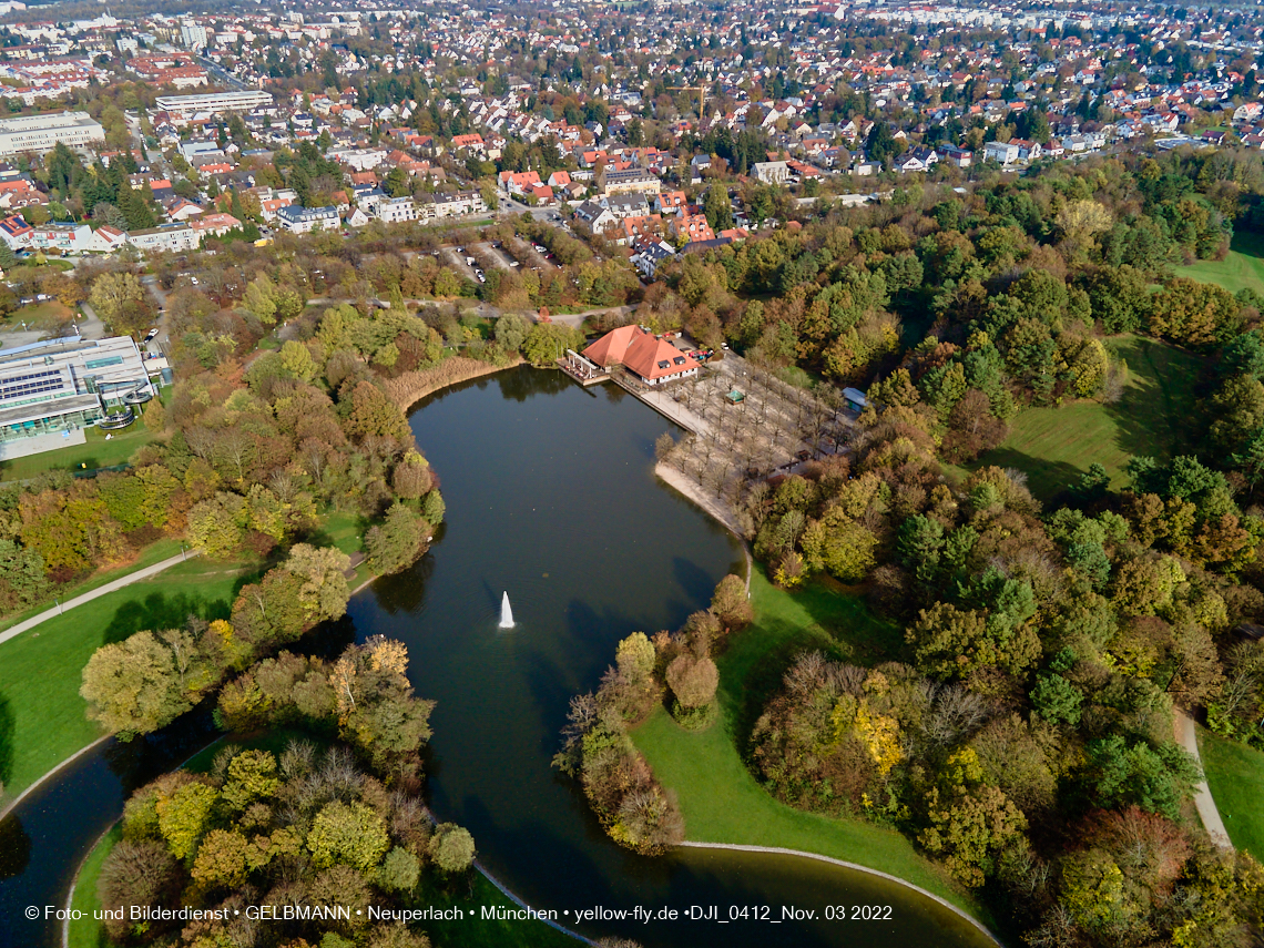 03.11.2022 -  Ostparksee mit Umgebung in Neuperlach